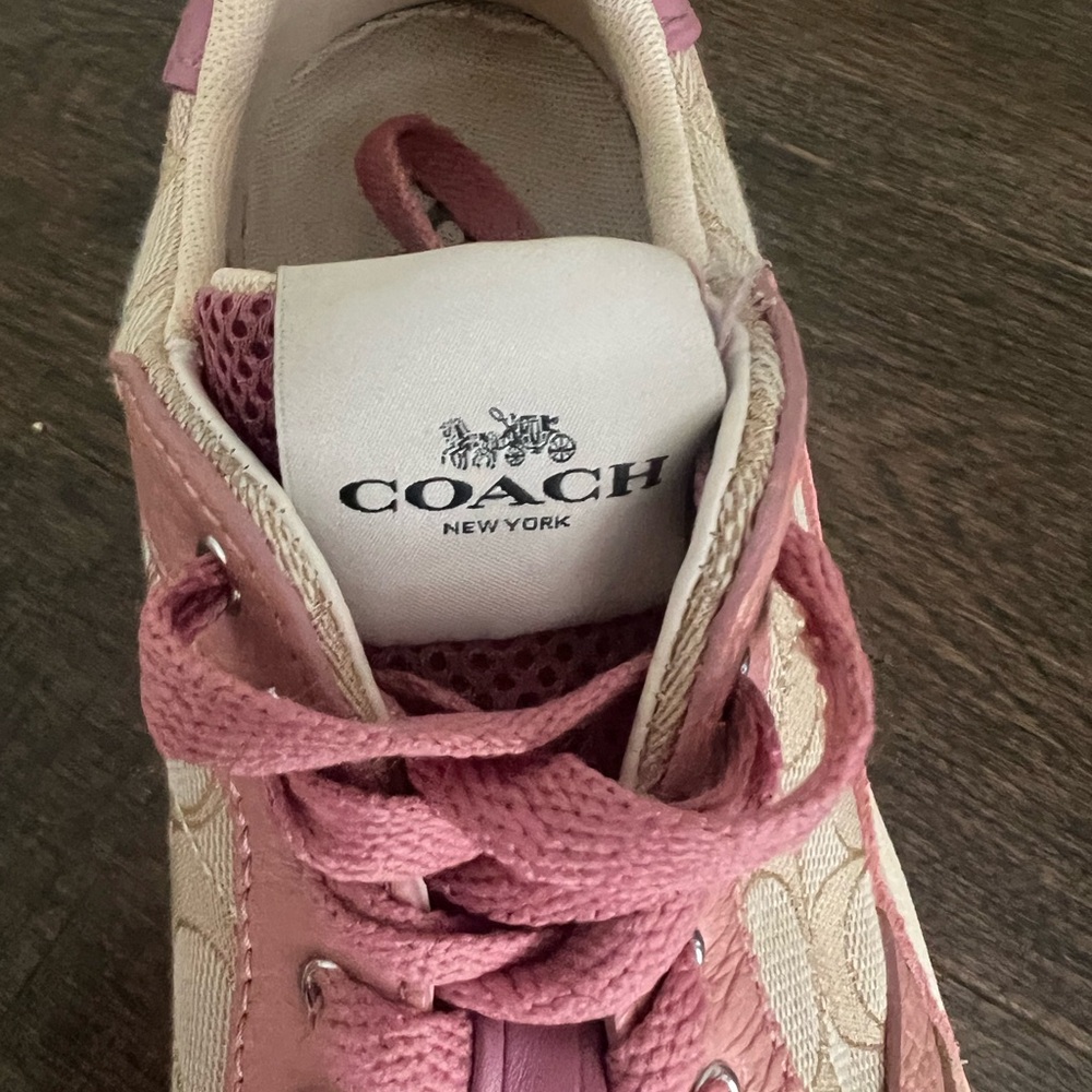Brand new never worn coach women’s sneakers size 10